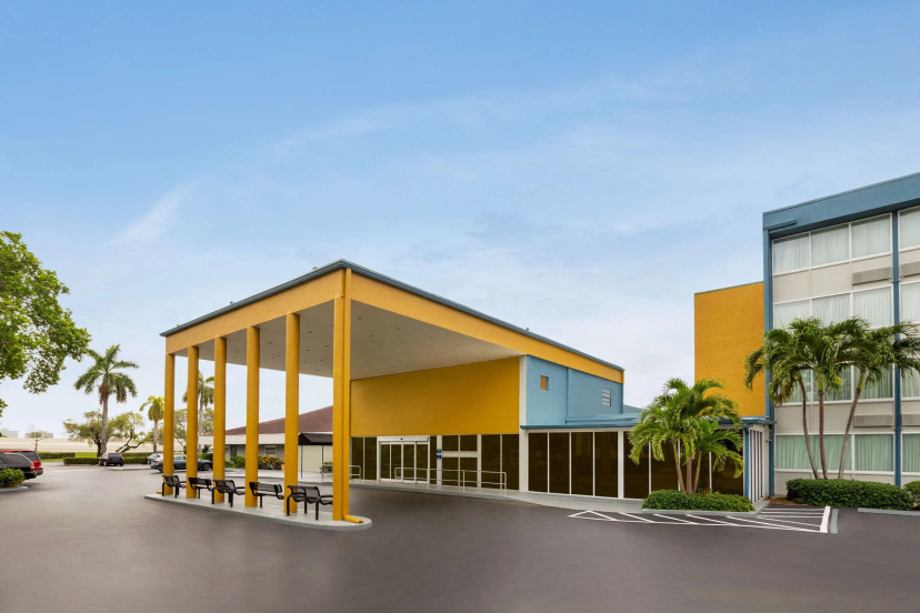 EnVision Hotel Miami International Airport — комфортный отель в Майами