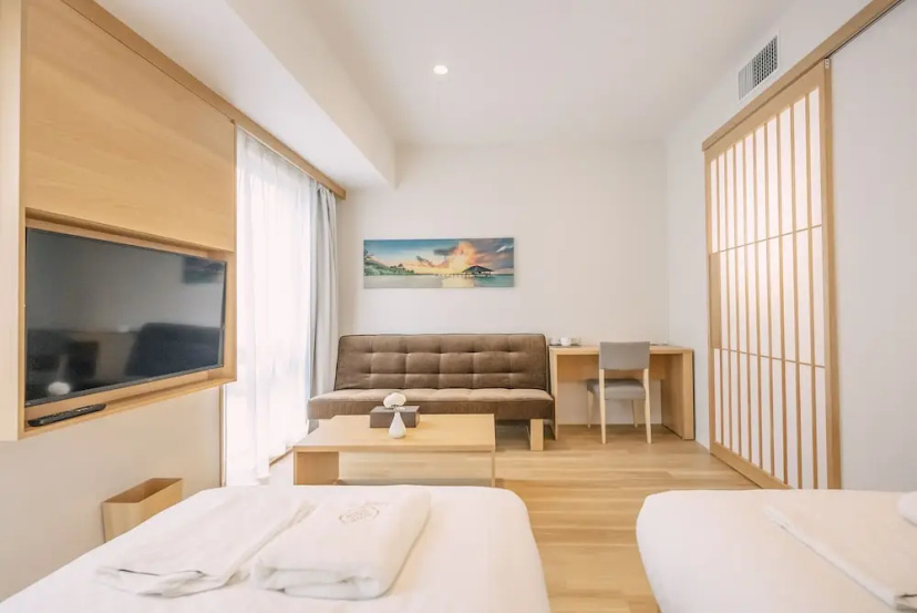 Far East Village Hotel Osaka, Namba South — отель с удобствами в Осаке