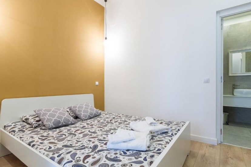 Цены на Marvelous Apartment of 3 Bedrooms near La Latina by Batuecas в Мадриде