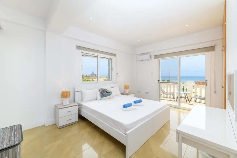 Sirens Beach House in Ayia Napa — отель с удобным расположением в Айя-Напа