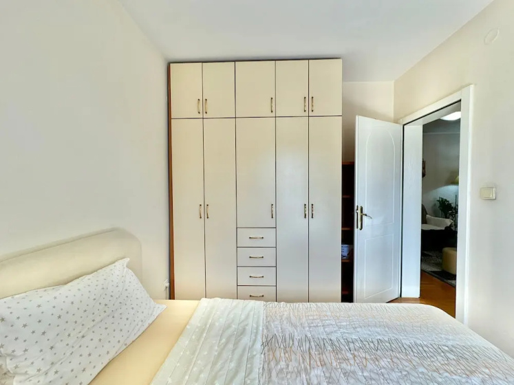 Family Two Bedroom Apartment Vera 3 — отель в Будва, Черногория