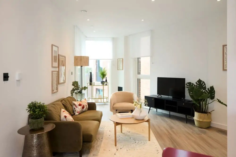 Цены на The Tottenham Place - Stylish 1bdr Flat With Balcony в Лондоне