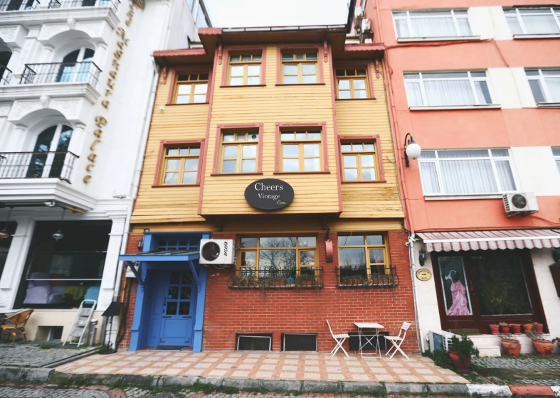 Cheers Vintage - Hostel — забронировать отель в Стамбуле