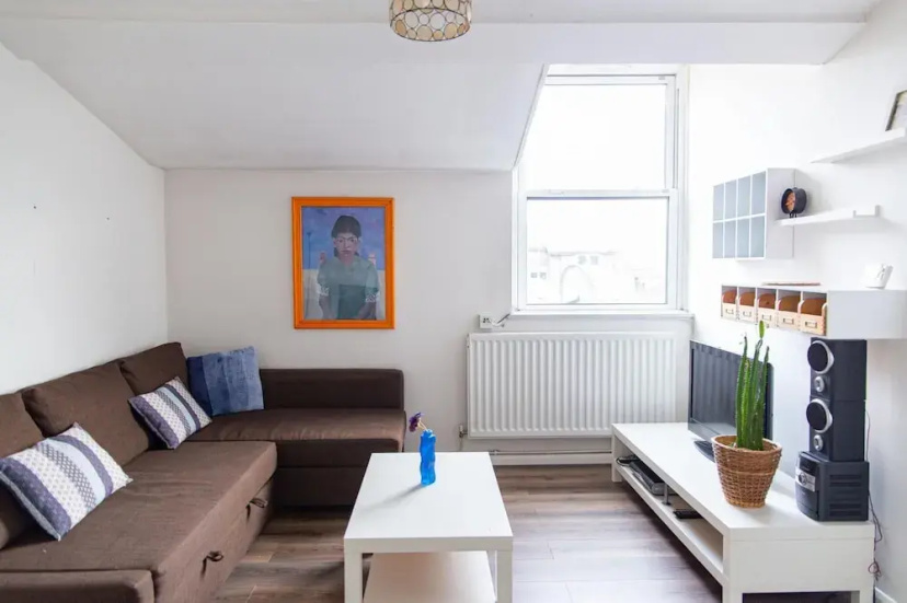 Plush Stay for Four in Central Brixton — отель с удобным расположением в Лондоне