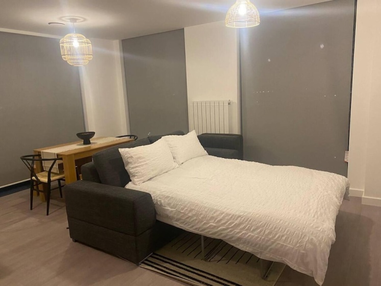 Цены на 2 Bed Penthouse - Balcony - Smoking - Parking в Лондоне