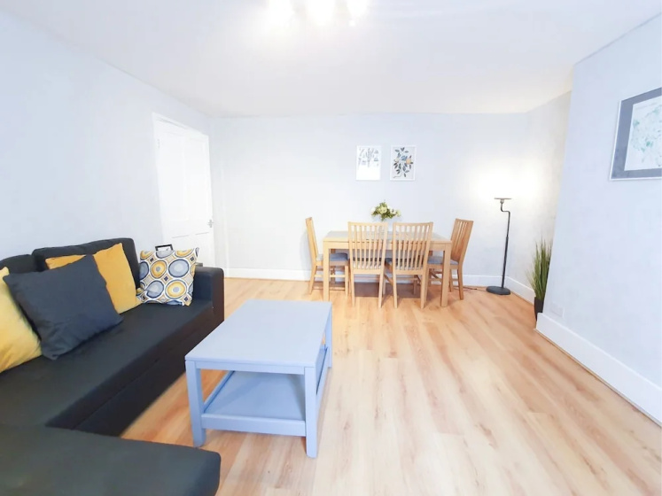 Spacious and Lovely Apartment Near Oval — отель в Лондоне, Соединенное Королевство