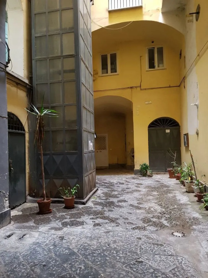 Il Cardinale Apartments — отель с удобствами в Неаполе