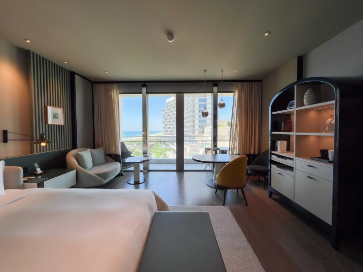 New World Hoiana Beach Resort — отель с удобствами в Дананге