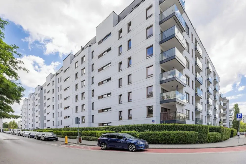 Apartment With Parking by Renters — отель с удобствами в Варшаве