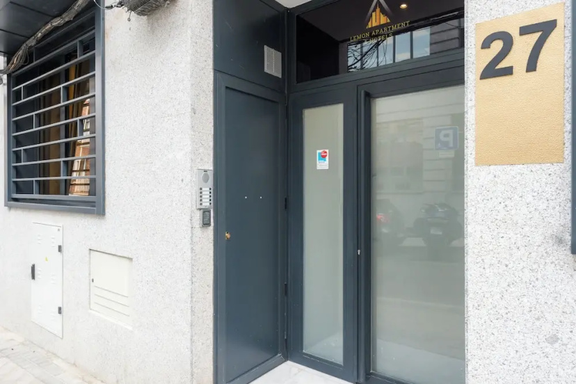 Цены на Lemon Apartment & Hotels в Мадриде