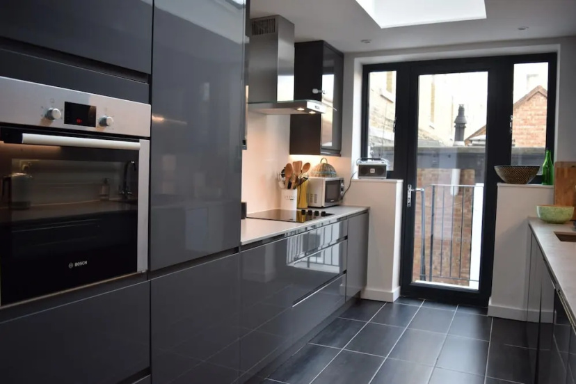 Stunning 3 Bedroom Apartment in South London — комфортный отель в Лондоне