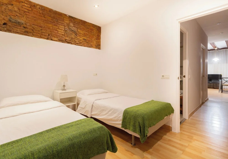 Apartment Near Las Ramblas For Families Or Friends 2 — отель в Барселоне, Испания