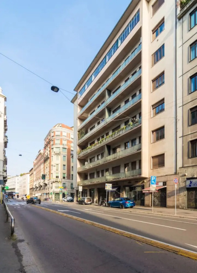 Цены на Luxury 3 Bedrooms Near Duomo в Милане