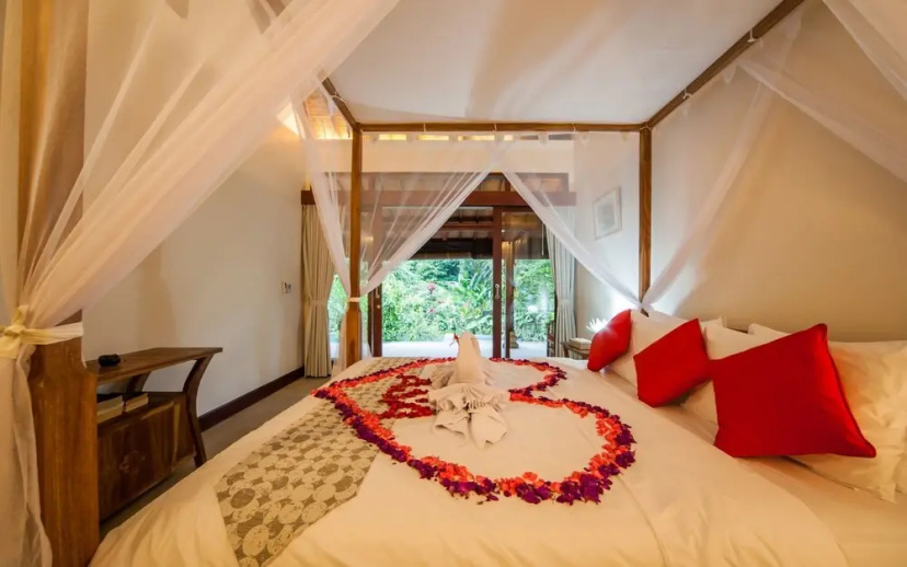 Infinity Jungle View Aashaya Villa Ubud — забронировать отель в Убуде