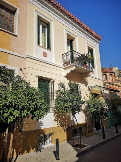 Psyri Neoclassical House w Yard - Free Parking — отель в Афины, Греция