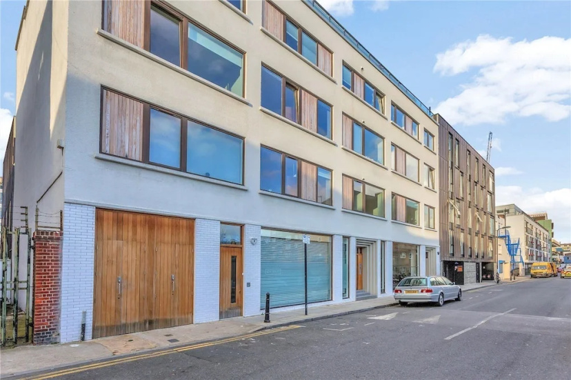 Цены на Hoxton & Dalston 2 Bedrooms Apartment в Лондоне
