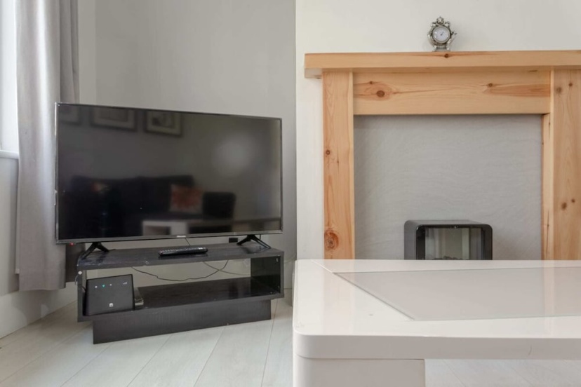 Modern 2 Bedroom Apartment in Morden — отель с удобным расположением в Лондоне