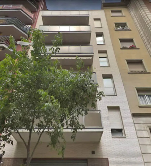 Alguera Apartments Pack&Flat — комфортный отель в Барселоне