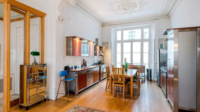 The Spacious Cleveland Square Apartment — комфортный отель в Лондоне