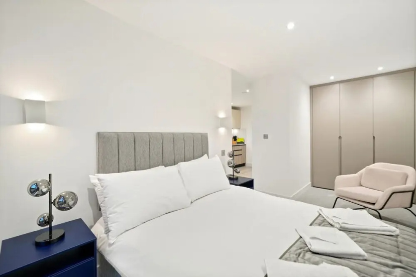 Executive 1 & 2 Bed Apartments in the Heart of London, Free WiFi by City Stay London — отель с удобным расположением в Лондоне