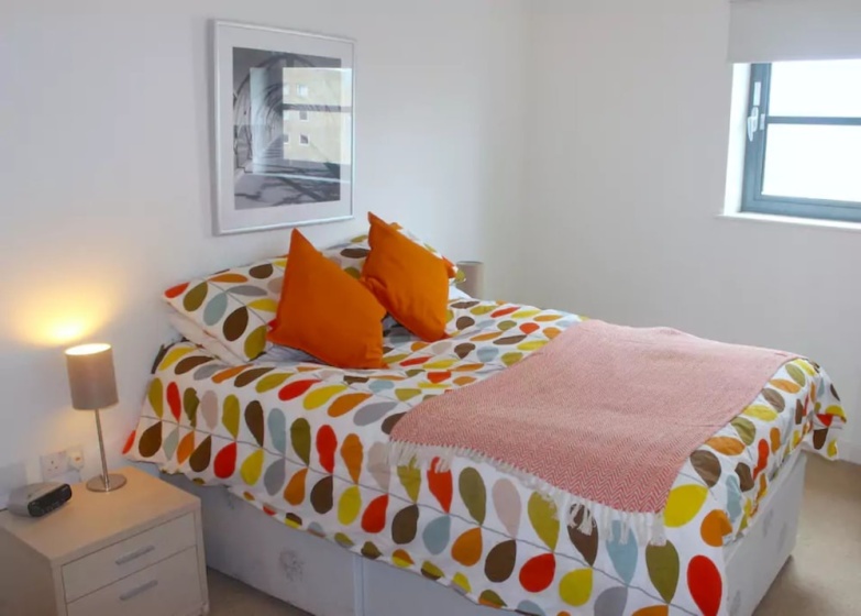 Vive Unique Apartment Limehouse - East London — отель с удобствами в Лондоне