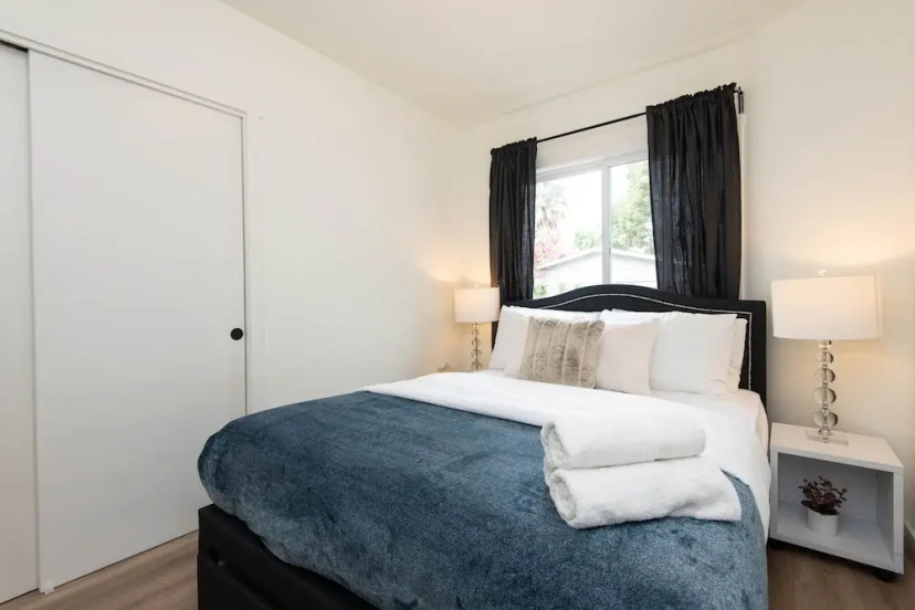 Beautiful House in Atwater Village — отель с удобствами в Лос-Анджелесе