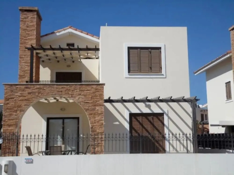 Villa Alexandra — комфортный отель в Айя-Напа
