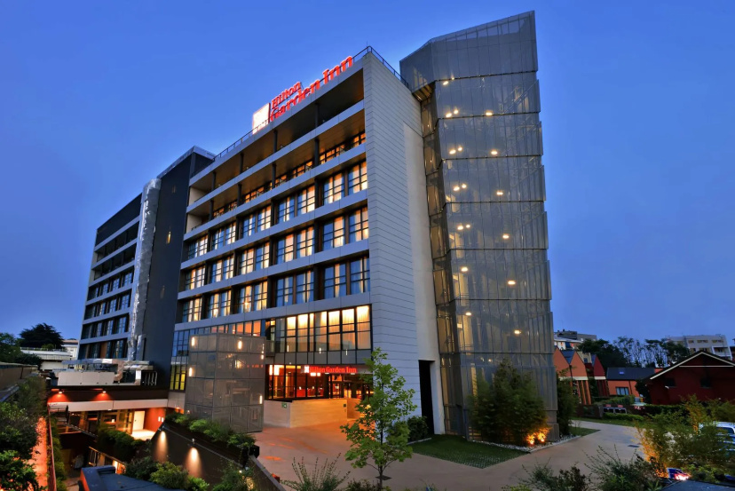 Сравните цены на Hilton Garden Inn Milan North в Милане