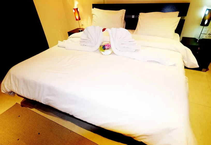 Leaders Plaza Hotel - Hotel in Mahboula - Photo 5