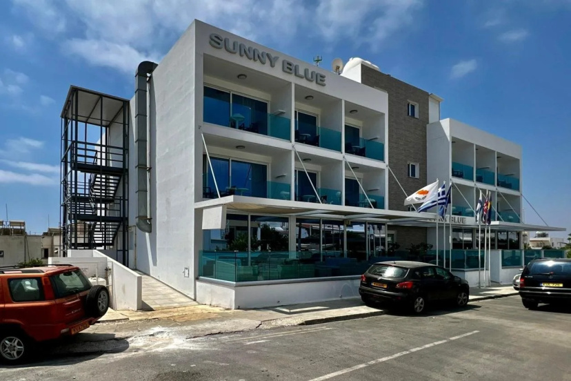 Sunny Blue Hotel — комфортный отель в Айя-Напа