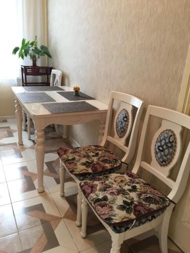 Guest house on Chocua 47 — забронировать отель в Сухуми