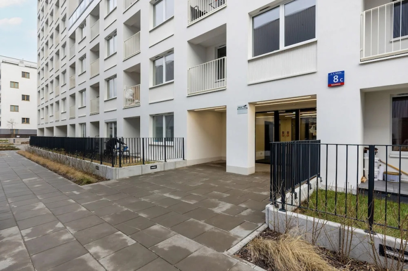 8th Floor Apartment in Warsaw by Renters — комфортный отель в Варшаве