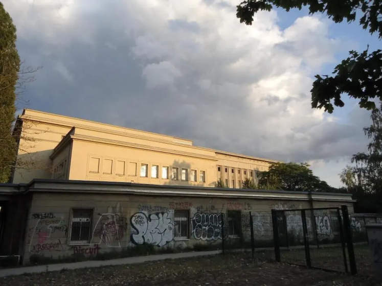Pension Lotti Friedrichshain — отель с удобным расположением в Берлине