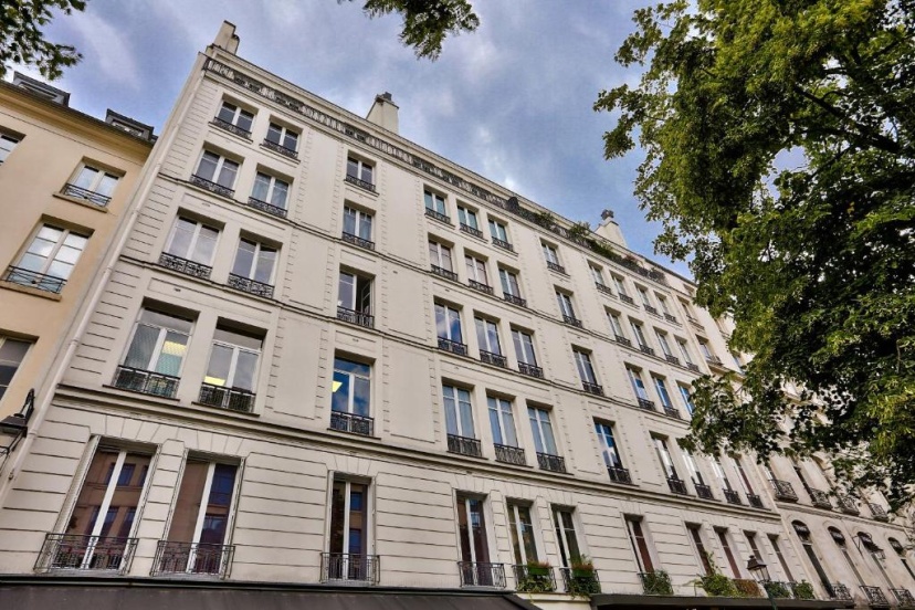 92 - Beautiful Apartment in Montorgueil — отель в Париже, Франция