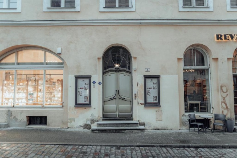 Lovely 1-bedroom apartment in the Old Town — забронировать отель в таллине
