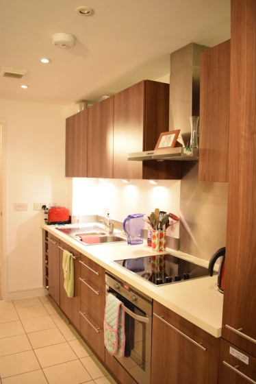 Clean Bright Apartment 7 mins from Central London — комфортный отель в Лондоне
