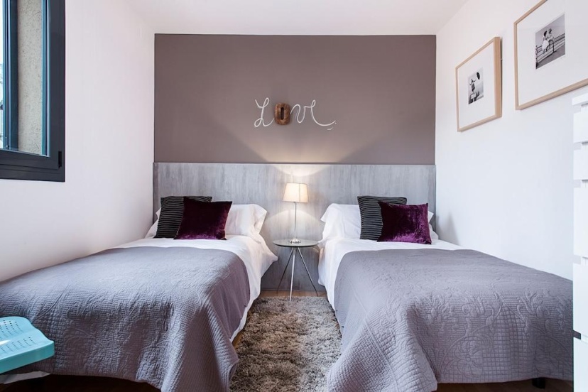 Rambla Paris Attic Apartment — отель с удобствами в Барселоне