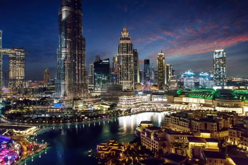 FAM Living - The Residences Tower - Burj Khalifa & Fountain Views — отель с удобным расположением в Дубае