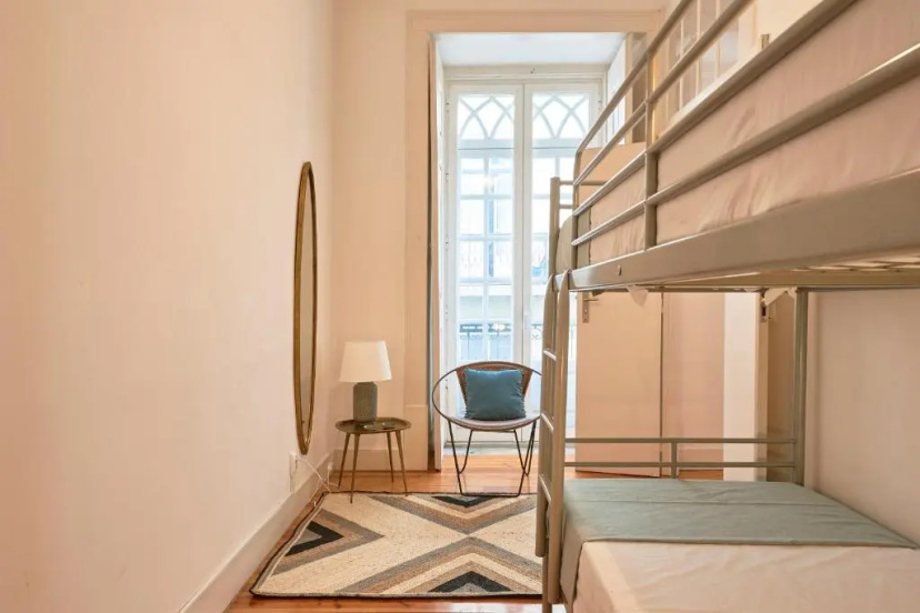 Spacious Apartment in the Perfect Lisbon Location, By TimeCooler — отель с удобным расположением в Лиссабоне