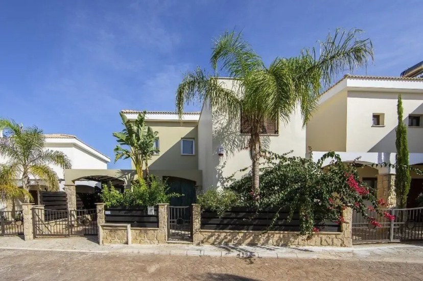 Protaras El Greco Seafront Villa, Greco Mare — отель с удобным расположением в Протарас