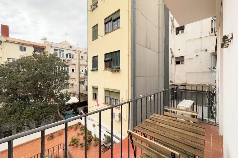 BeBarceloner Sants Apartments — комфортный отель в Барселоне