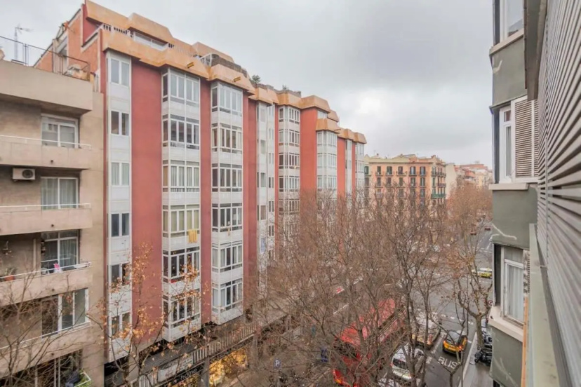 Modern and bright Duplex apartment in Eixample 4-3 — отзывы гостей и цены
