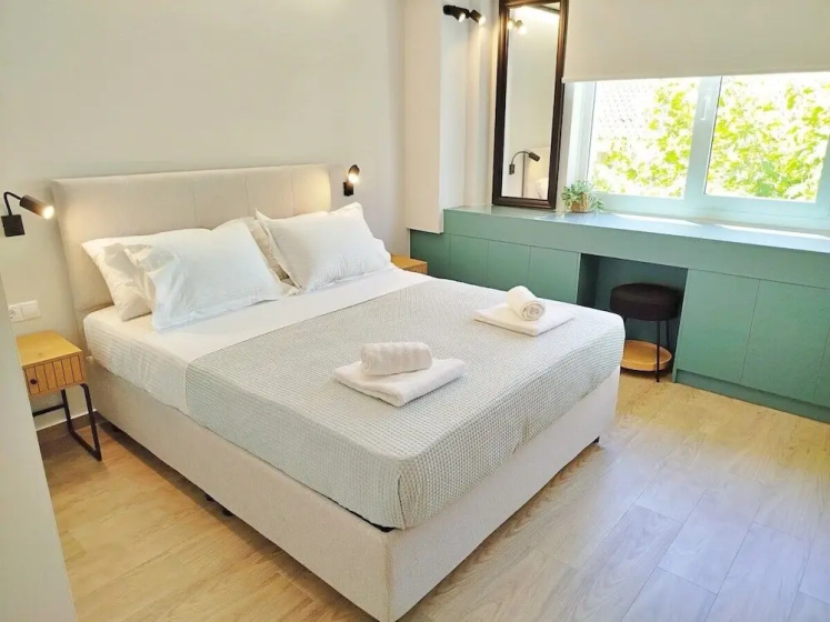 Tsak0ne Apt Near Monastiraki Sights Shops — отель в Афины, Греция