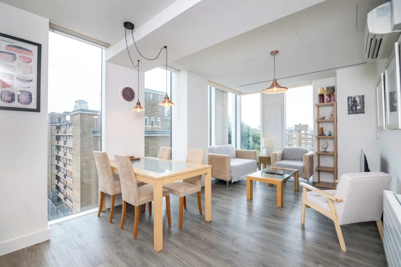 Chic & Stylish 2Bed in Heart of London, London — комфортный отель в Лондоне