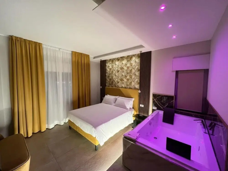 AlbaDea Suite&Jacuzzi — комфортный отель в Риме