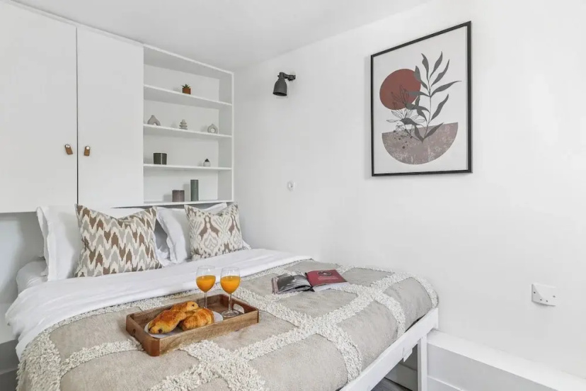 Cozy 1BR Flat in the Heart of République — отзывы гостей и цены