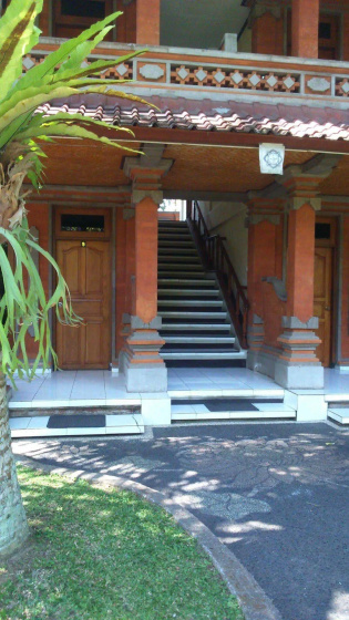 Puri Dalem Cottage Ubud — отель с удобным расположением в Убуде