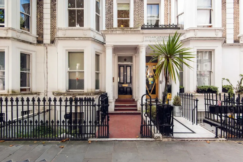 Bright and spacious 2 bed apartment 5 mins away from Earl's Court stat — отель в Лондоне, Соединенное Королевство