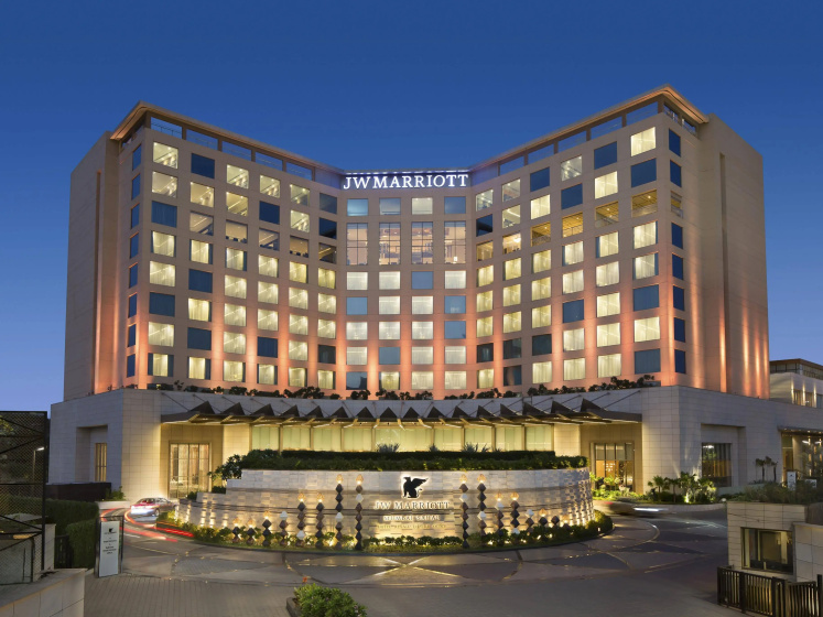 JW Marriott Mumbai Sahar — отель с удобствами в Мумбаи