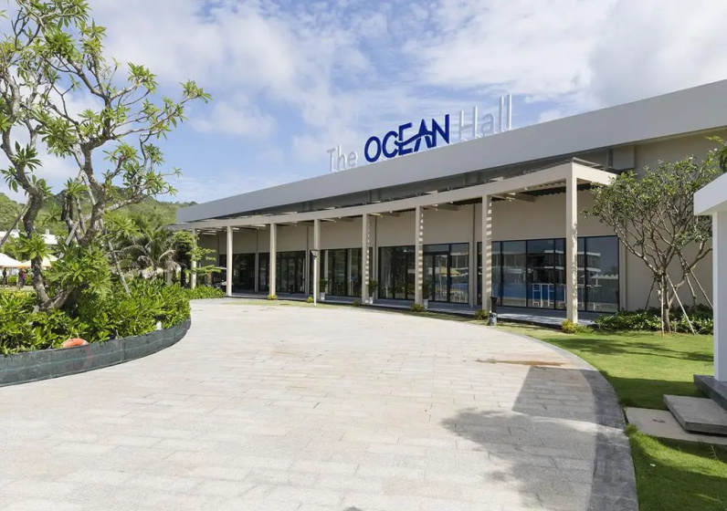 Oceanami Villas & Beach Club - Managed by Oceanami Group — отель с удобствами в Хошимине